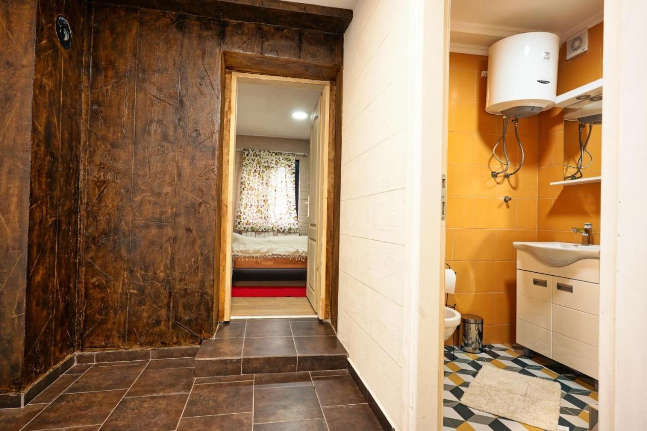 Ferienwohnung Zmaj Ognjeni Etno Concept Kupinovo Exterior foto